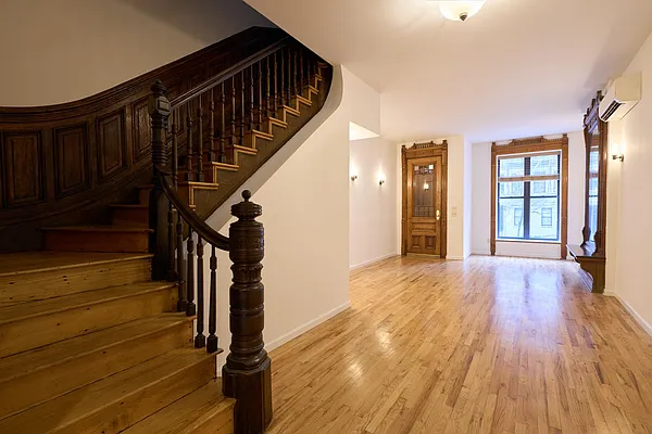 Sold by Compass | media 1