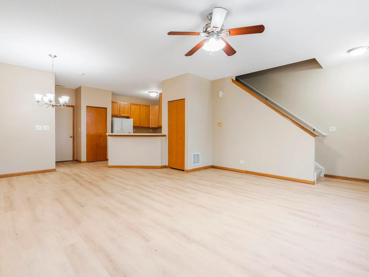3 bed, 2.5 bath, 1672 sqft, $2,325 — Photo 4