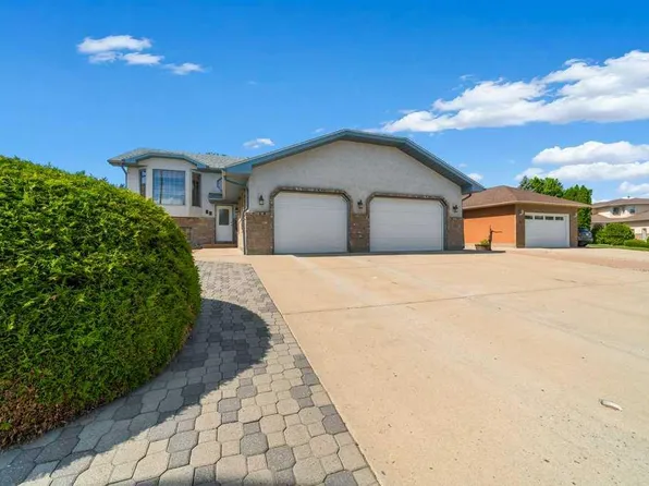 48 Park Meadows Ct SE, Medicine Hat, AB T1B 4C3