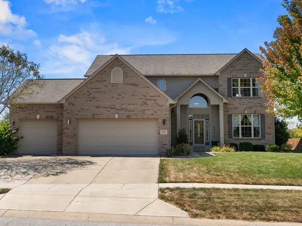 2086 Woodfield Dr, Greenwood, IN 46143