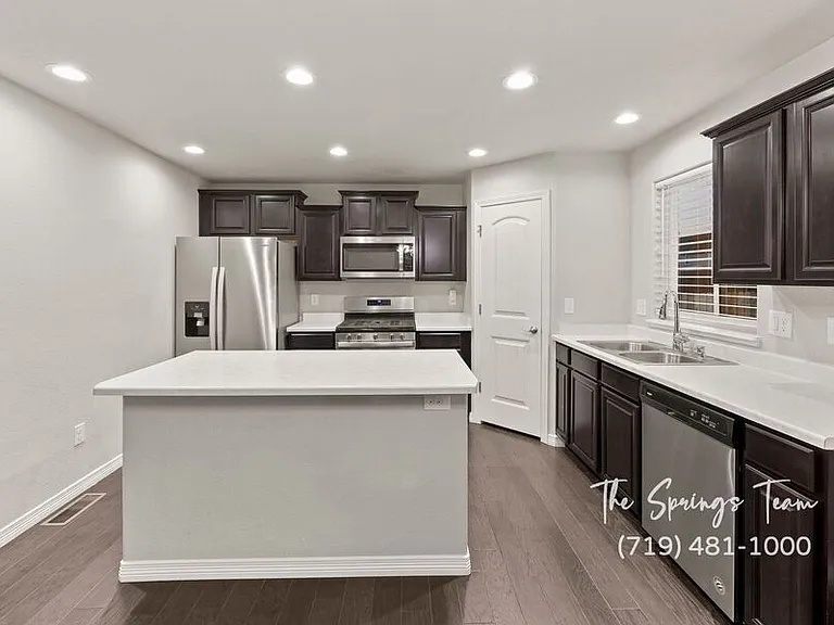 10957 Matta Dr — Photo 18