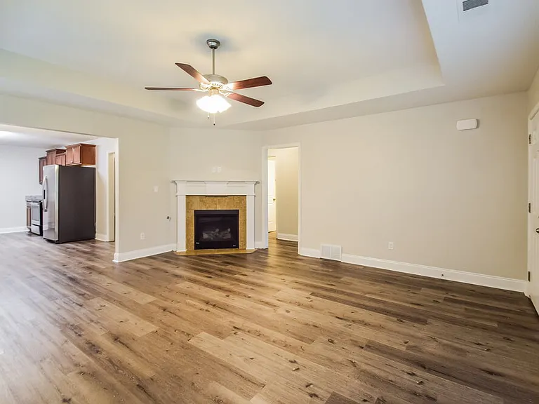 3257 E Hartland Dr — Photo 5