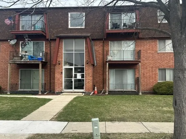 7120 166th St APT 2B, Tinley Park, IL 60477