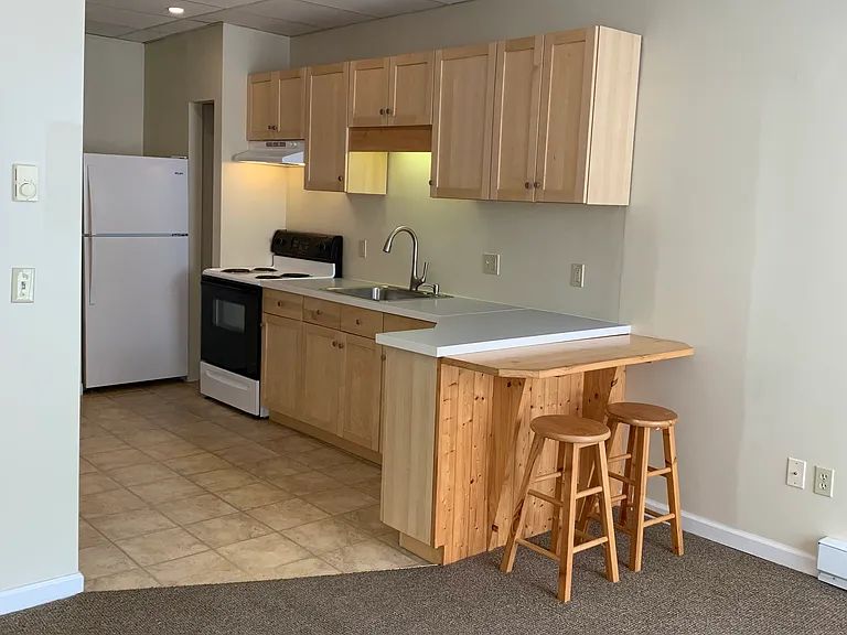 8 Bridge St #102 — Photo 1