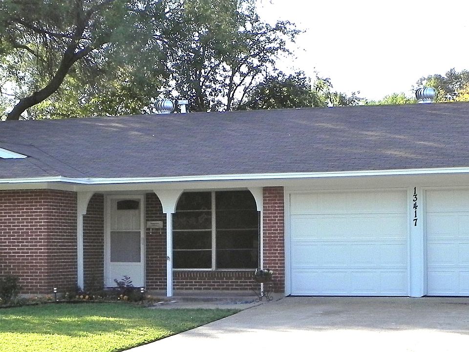 Street View Parking for 4 cars plus garage