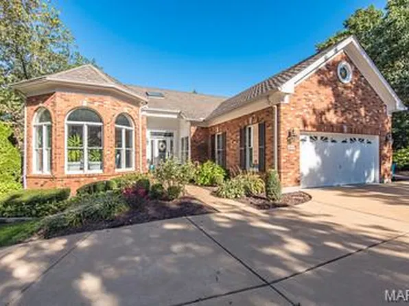 604 Spyglass Summit Dr, Chesterfield, MO 63017
