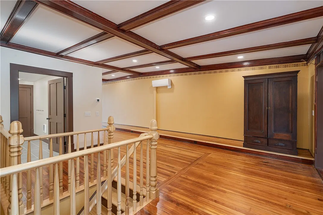 1 bed, 1.0 bath, 5243 sqft, $1,400 — Photo 4