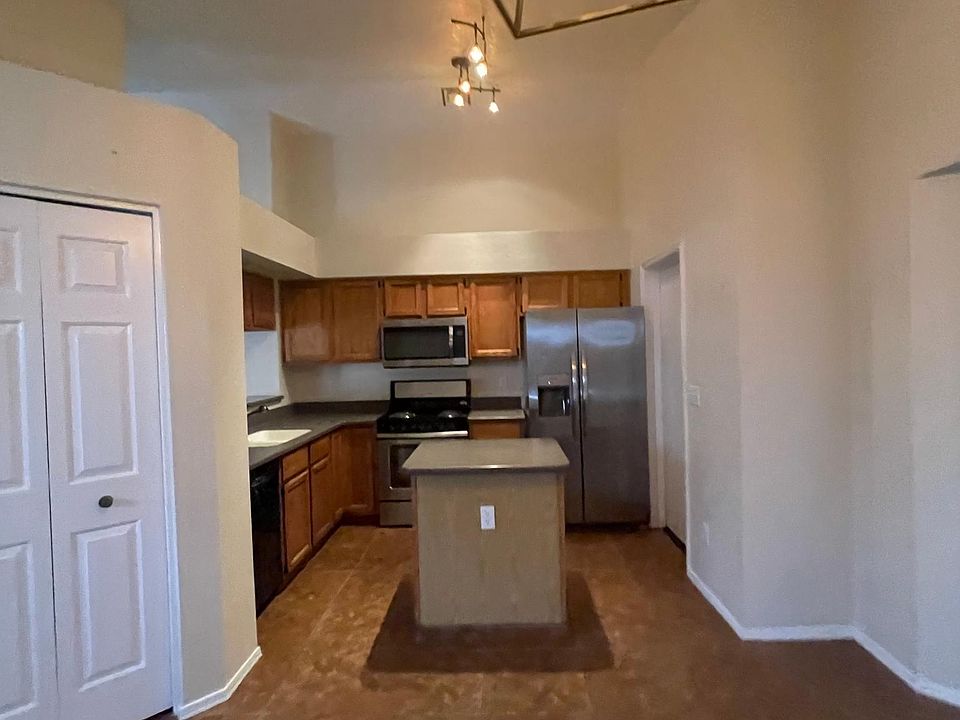 1st image of 1449 E Rockwood Dr