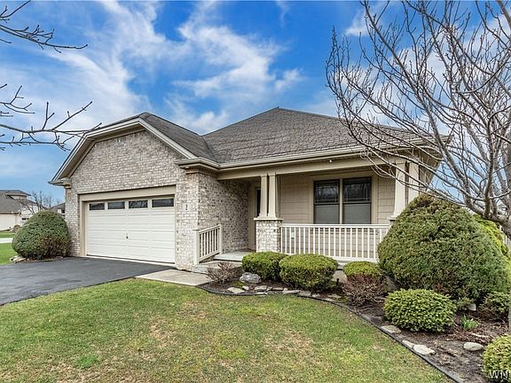 2nd image of 2 Lakeside Cir