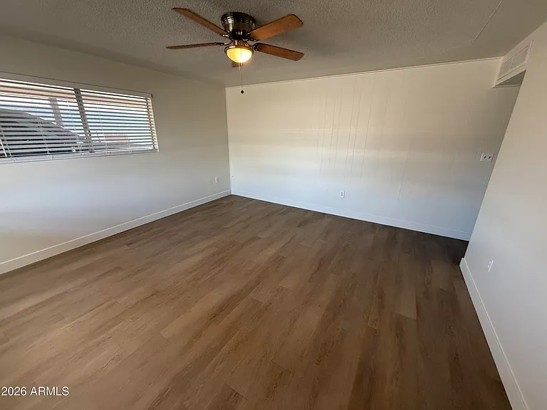 434 N Hunt Dr — Photo 8