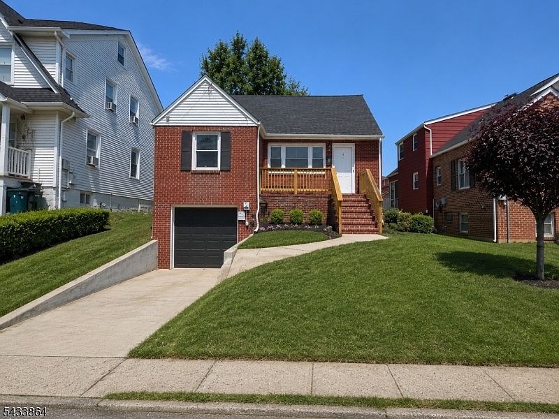 1st image of 1584 Walker Ave