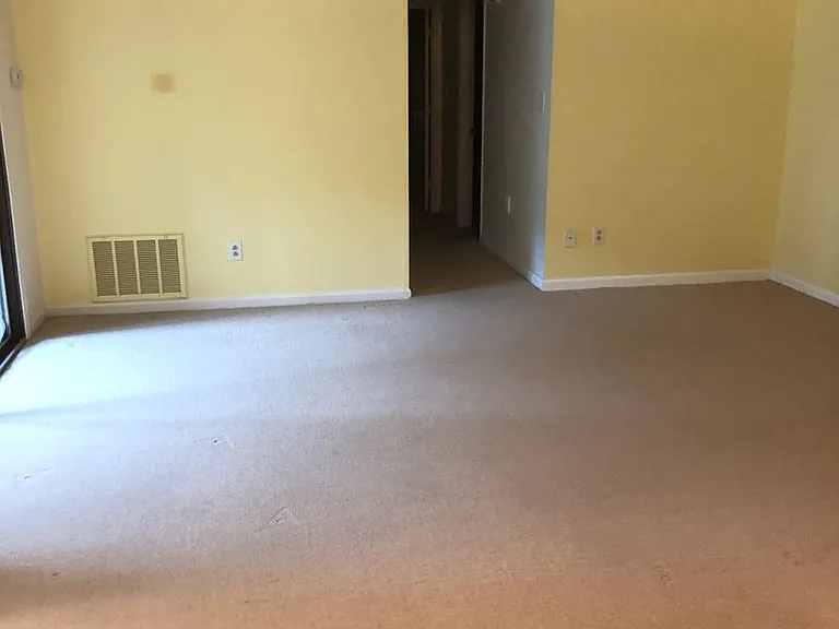 37 Spring Ct — Photo 2