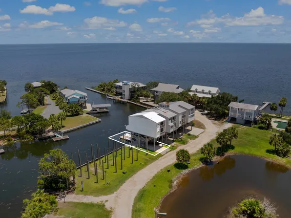 22 Lighthouse Poin, Crawfordville, FL 32327