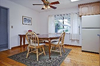 Dining room :: 1096 View Way