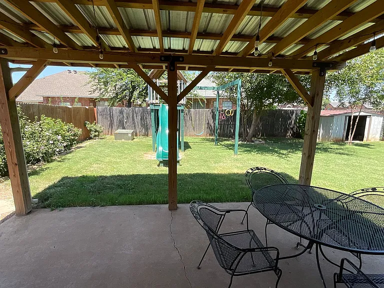 513 SW 155th Ct — Photo 8