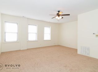 3700 N Halsted St #37002S, Chicago, IL 60613