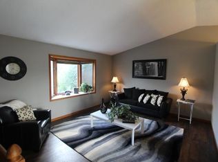 5509 Amblewood Dr NE, Prior Lake, MN 55372