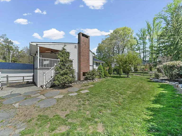 225 Chestnut St — Photo 39