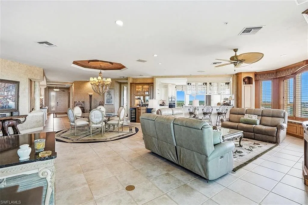 4 bed, 3.5 bath, 3144 sqft, $15,600 — Photo 1