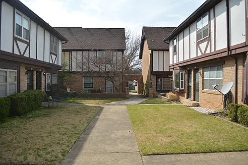 2515 S Florence Pl #13 Photo 1