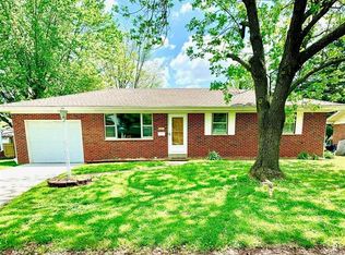 16 Chaucer Dr, Belleville, IL