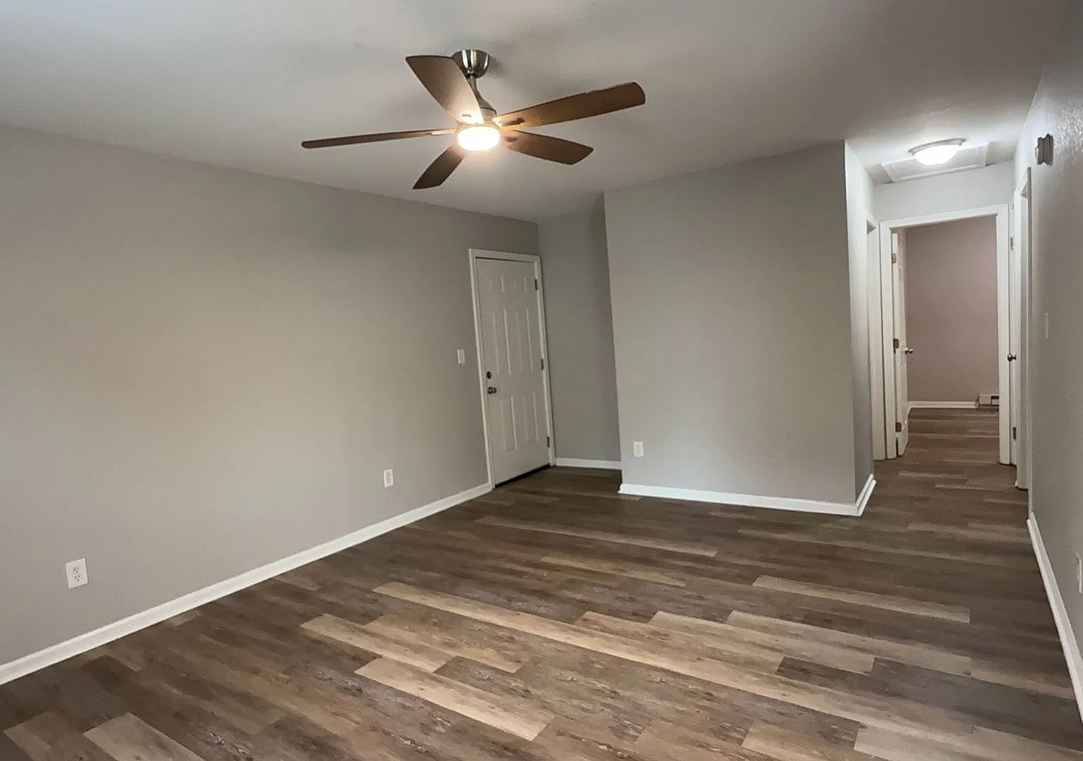 1004 W 37th St - Platinum — Photo 4