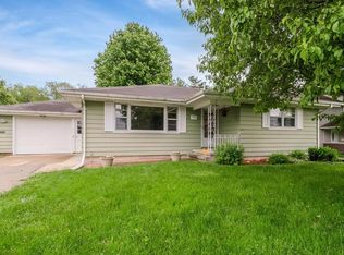 1708 Center Point Rd NE, Cedar Rapids, IA 52402