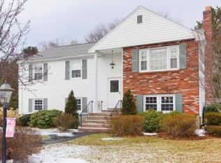 59 Revere Rd, Woburn, MA 01801
