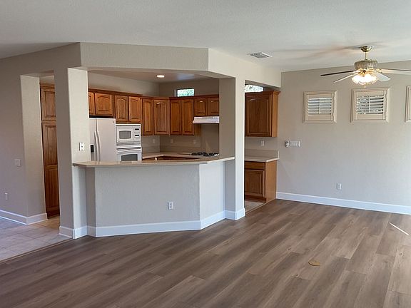 4th image of 1689 Gingersnap Ln