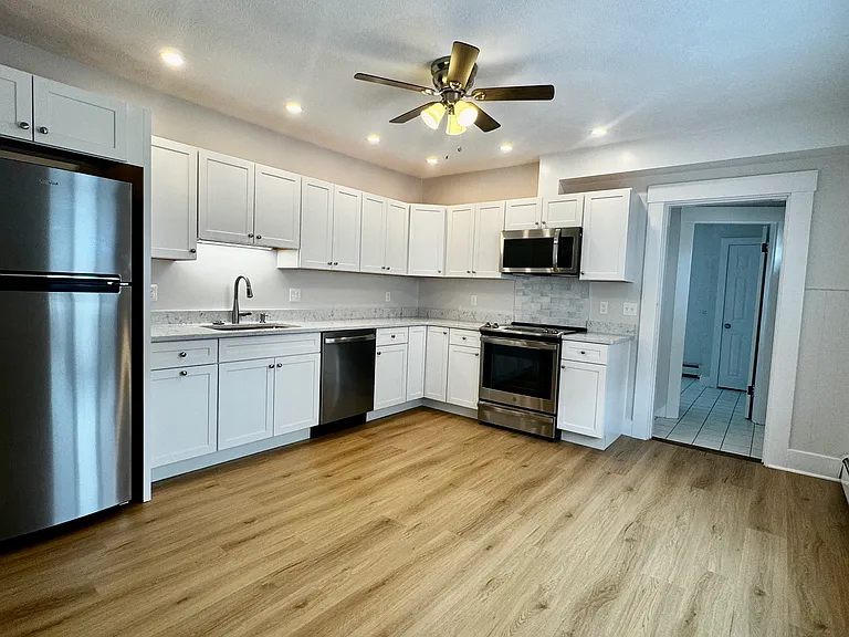 85 Pine St #2 — Photo 20