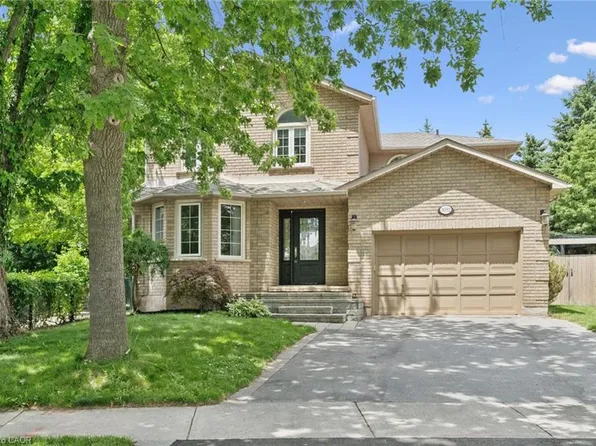 3092 Shannon Cres, Oakville, ON L6L 6B4