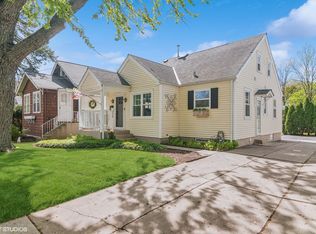 229 Appley Ave, Libertyville, IL 60048