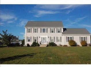 110 Riverside Dr, Wrentham, MA 02093