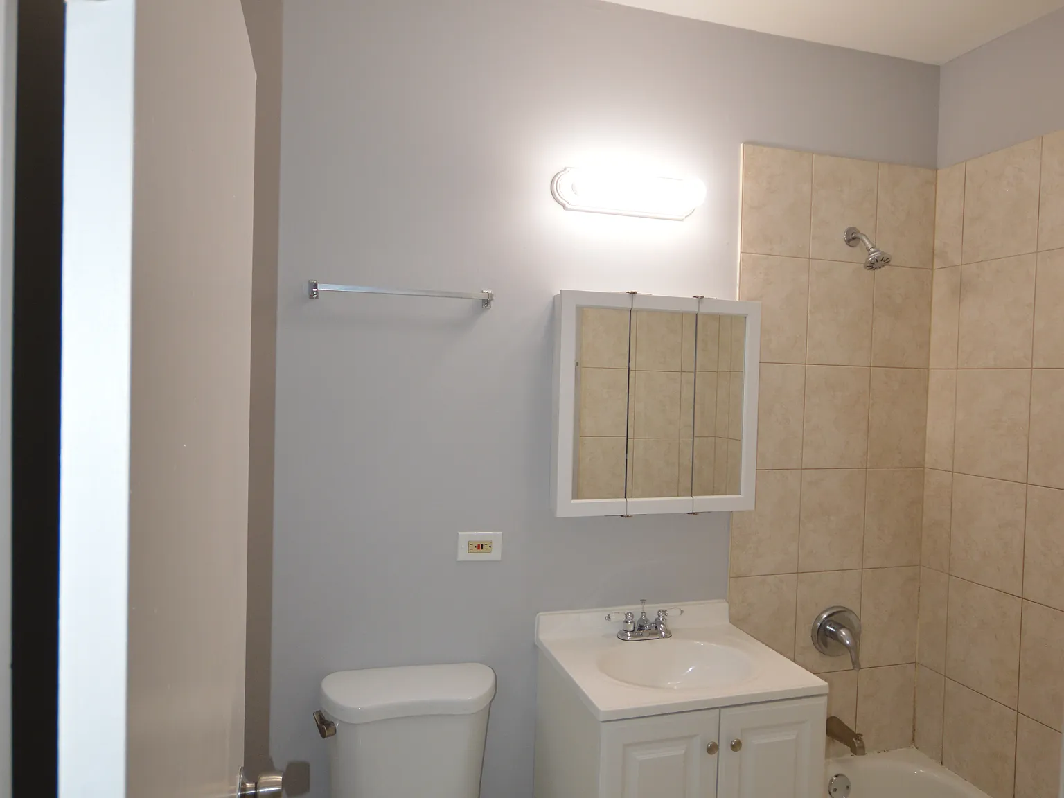 2 bed, 700 sqft, $1,425 — Photo 2