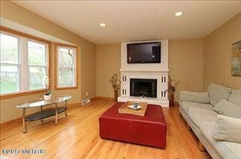 2nd image of 7300 Mountain Ash Dr SE