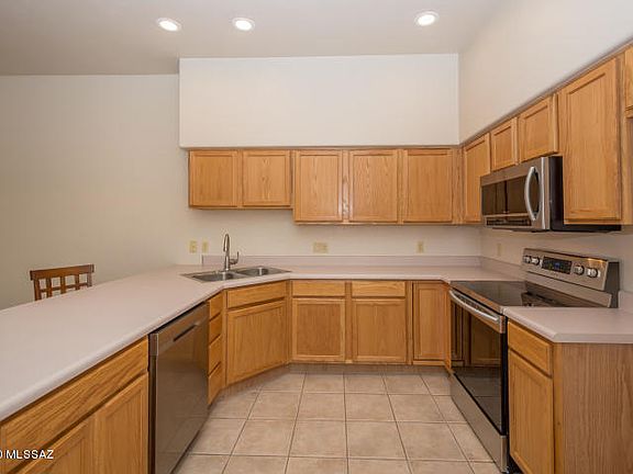 2nd image of 8162 N Peppersauce Dr