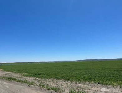1056 Booker, Othello, WA, 99344