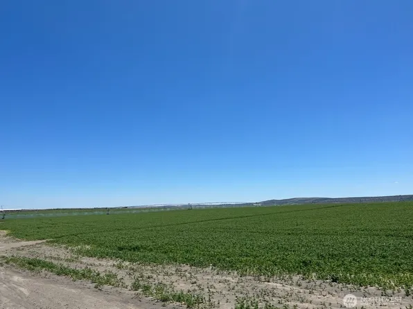 1056 Booker, Othello, WA 99344