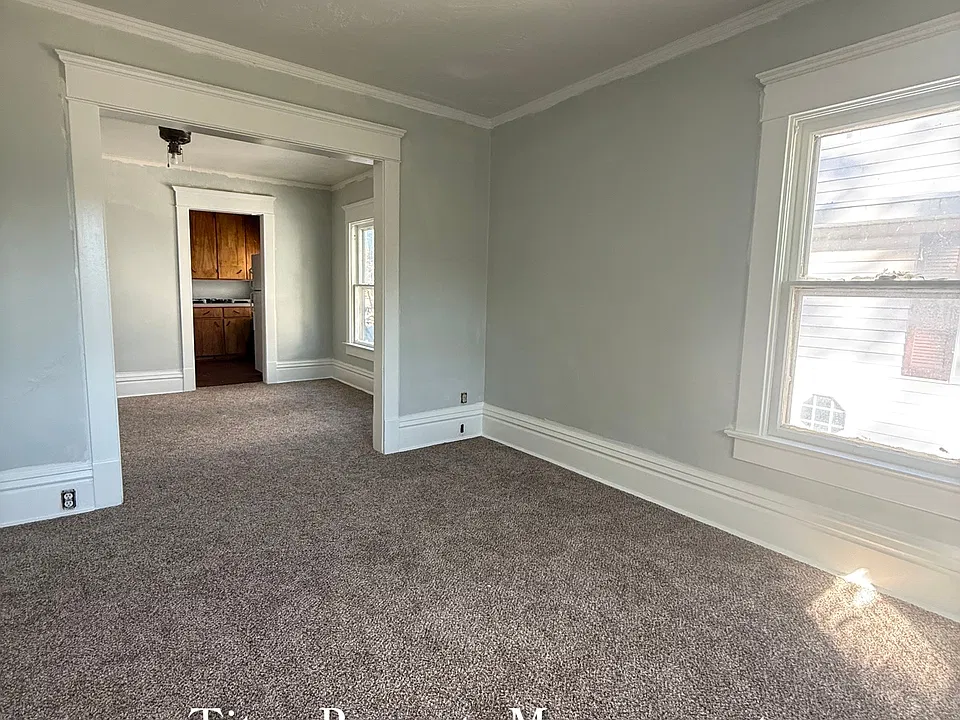 618 E Irving Ave