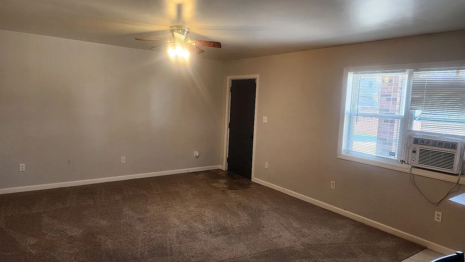 2 bed, $925 — Photo 2