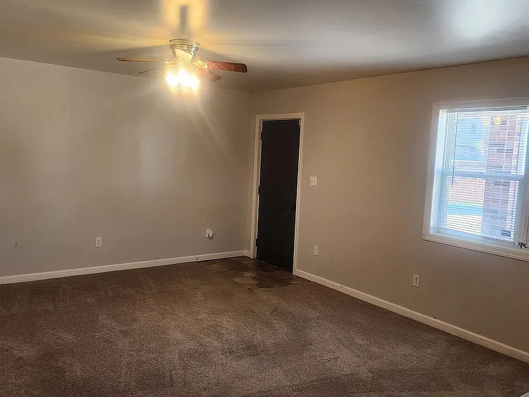 412 Spruce St — Photo 2