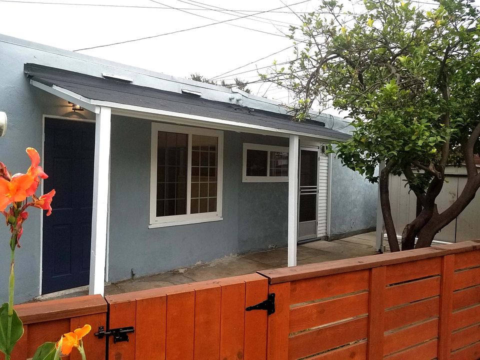 Your own private gated oasis! (Lemon Tree included!)