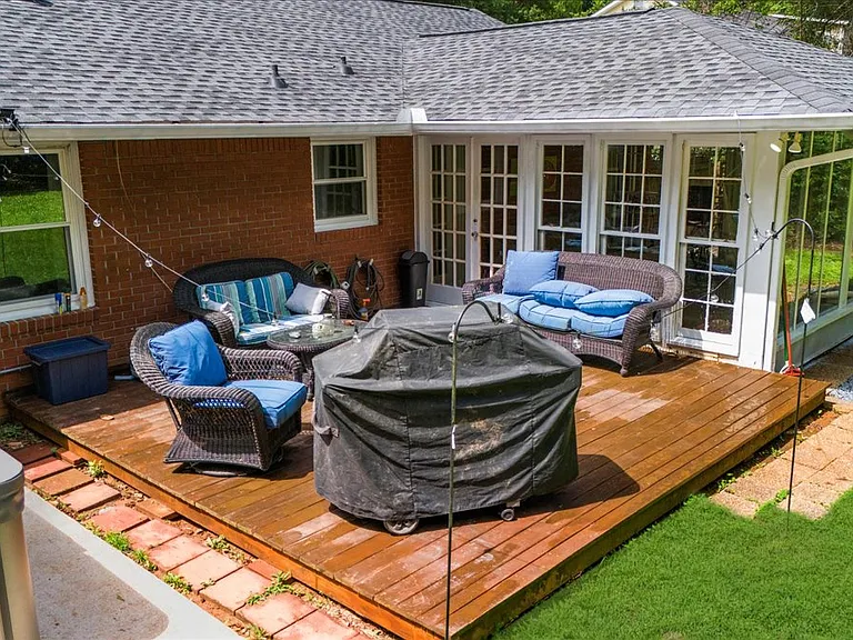 852 Benson Hurst Dr SW — Photo 14