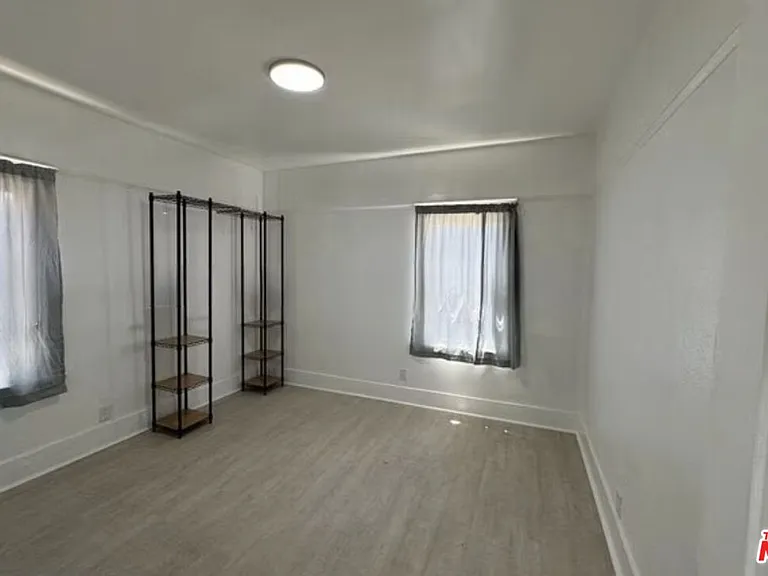 1111 Orizaba Ave #B — Photo 7