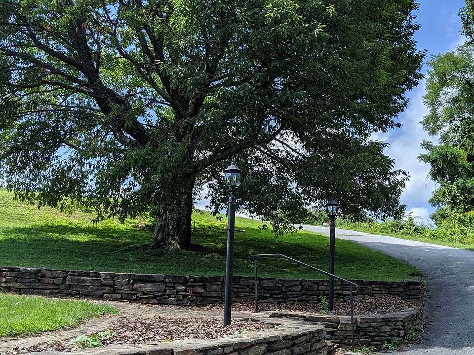 1st image of 97 Orchard Hl