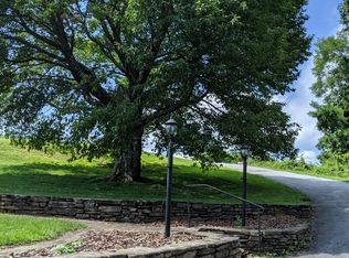 97 Orchard Hl, Saluda, NC 28773