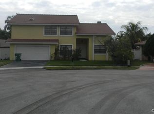 20025 NW 63rd Pl, Hialeah, FL 33015