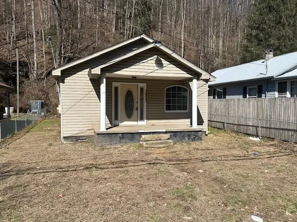 1477 Appalachian Hwy, Pineville, WV 24874