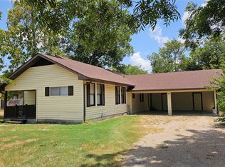 205 S Granger St, Granger, TX 76530