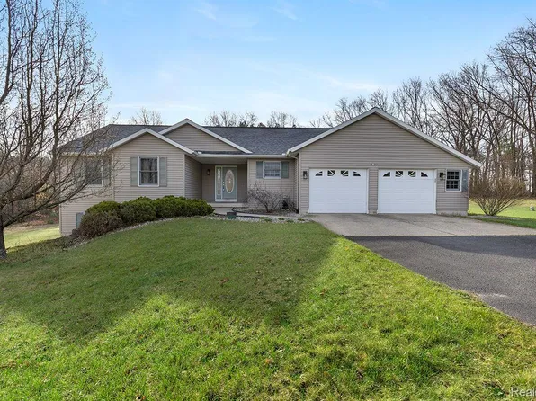 12620 Macclain Ct NE, Cedar Springs, MI 49319